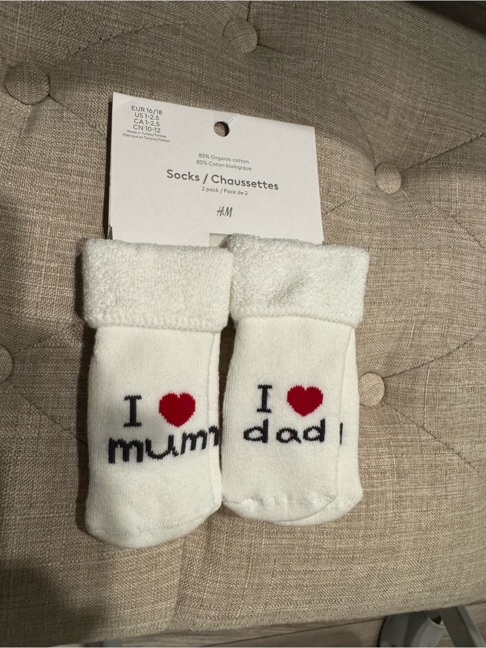 H&M White Baby Socks 2-Pack with Red Heart “I ♥ mum” & “I ♥ dad”